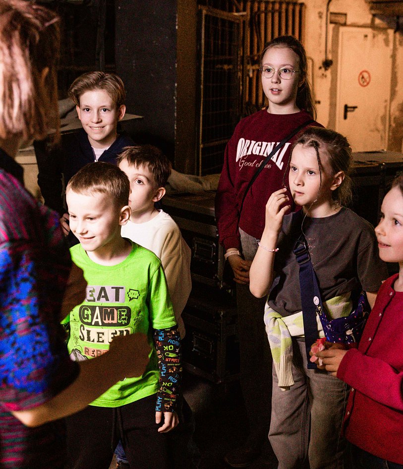 Детская экскурсия по исторической сцене Театра Маяковского